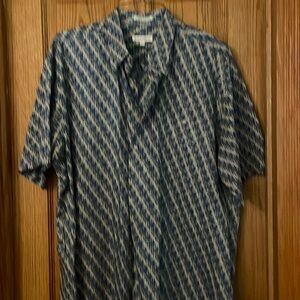 Burma-Bibas men’s short sleeve shirt